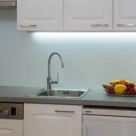 Sunrise Apartment *