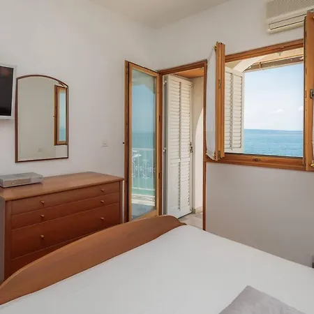 Sunrise Apartment