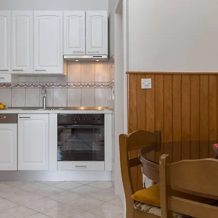 Sunrise Apartment *