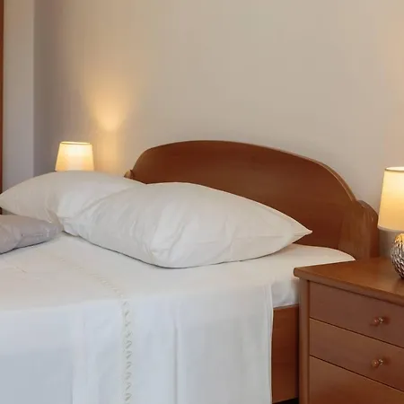 Sunrise Apartment *